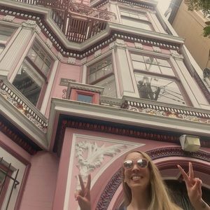 Meet your Posher, Beth